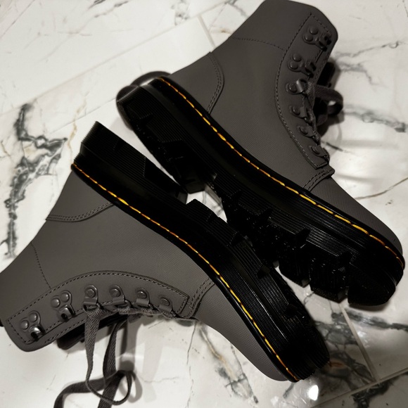 DR MARTENS COMBS WOMEN'S AJAX LEATHER CASUAL BOOTS - Picture 16 of 16